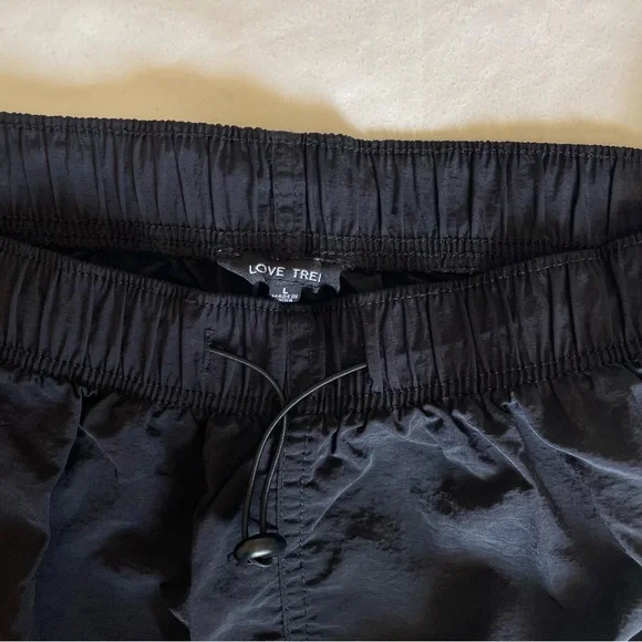 love tree nylon cargo midi skirt - Picture 3 of 5